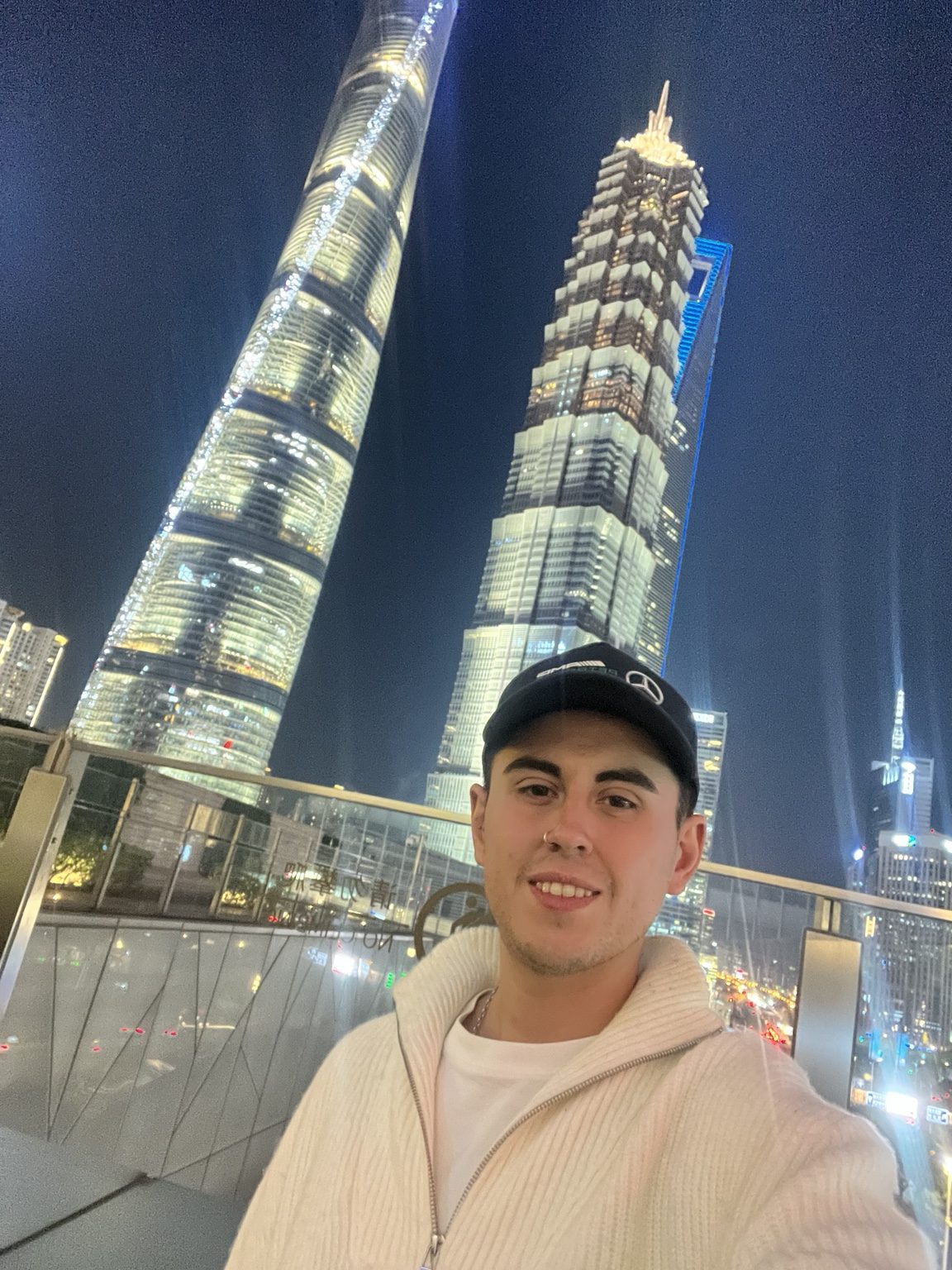 Alan Chelme trabajando en China